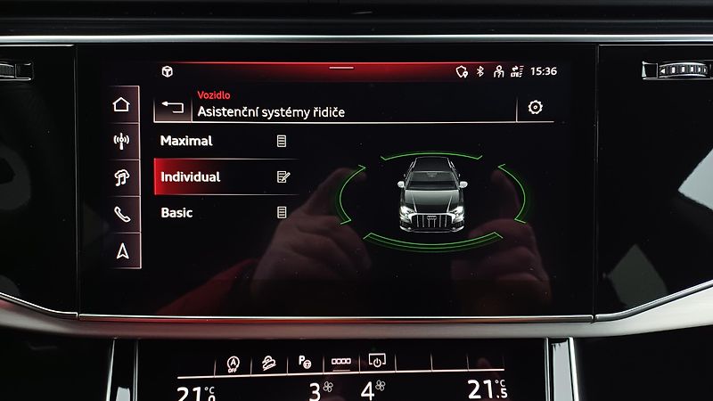 Audi Q8 S-LINE 210kW-WEBASTO-ČR-DPH- - fotka 21 z 25