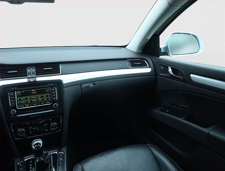 Škoda Superb (2014) Elegance 2.0 TDI, 4X4 - fotka 8 z 27
