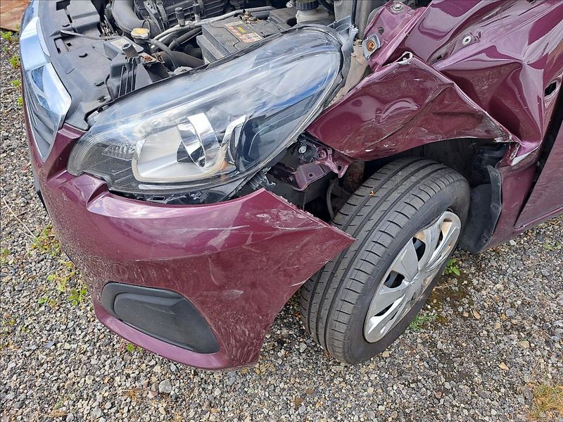 Peugeot 108 1,0 i - fotka 23 z 28