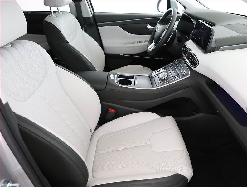 Hyundai Santa Fe (2021) 2.2 CRDi - fotka 7 z 21