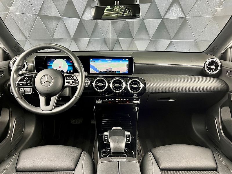 Mercedes-Benz Třídy A 180 CDI 85 KW 7G-DCT STYLE - fotka 10 z 26