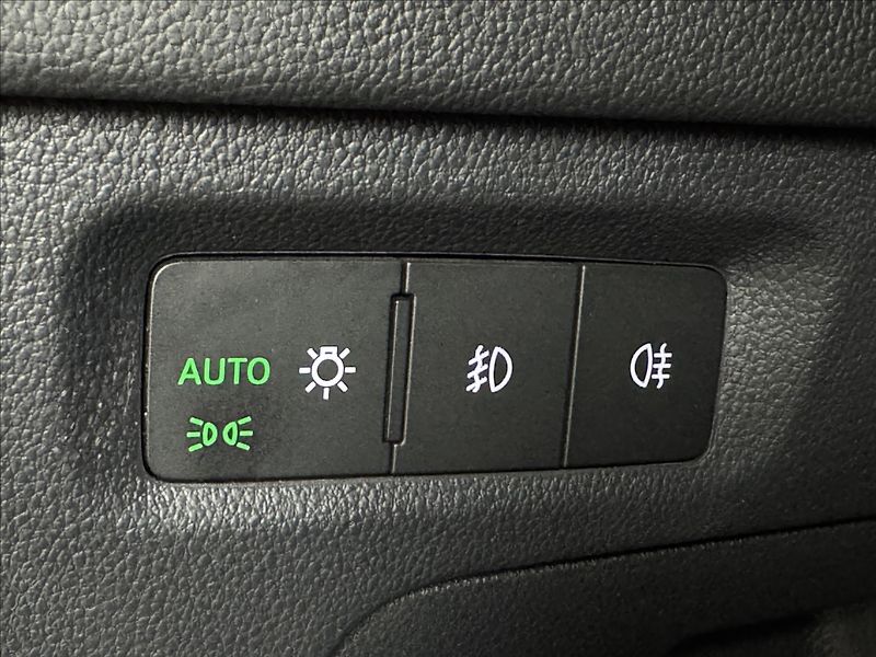 Škoda Octavia 1,5 TSi  DSG e-Tec Scout LED M - fotka 23 z 50