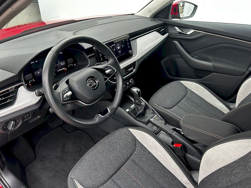 Škoda Kamiq (2024) 1.0 TSI 85kW DSG Top Selection - fotka 24 z 35