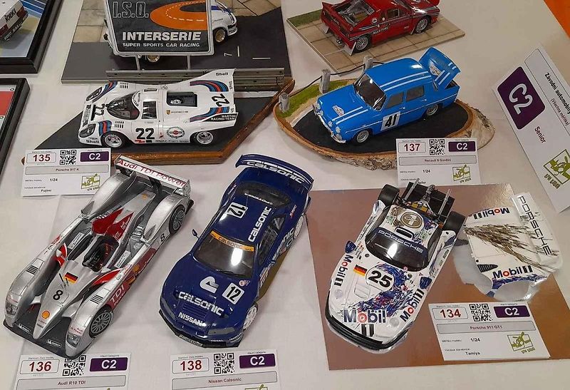 Vítězný model kategorie závodních vozů seniorů, Bugatti Type 35B Přemysla Bartoše. Se skutečným vozem si Eliška Junková dojela pro 5. místo při závodě Targa Florio 1928.