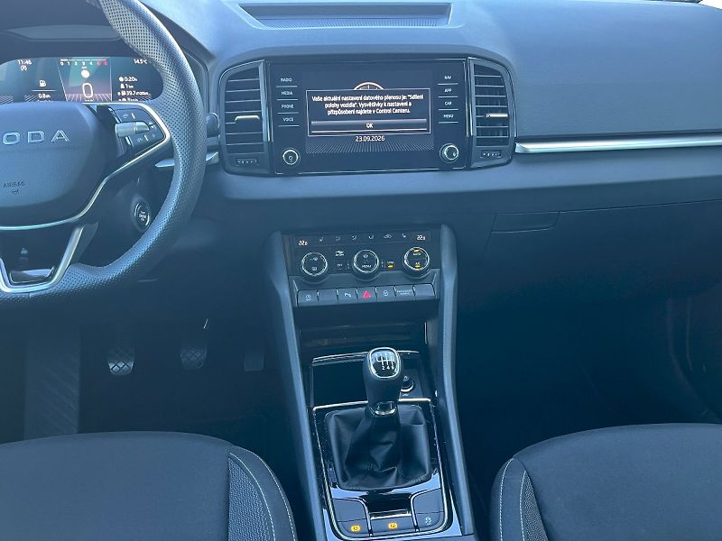 Škoda Karoq (2025) Drive 1,5TSI 110kW 6-ti. st. m - fotka 16 z 35