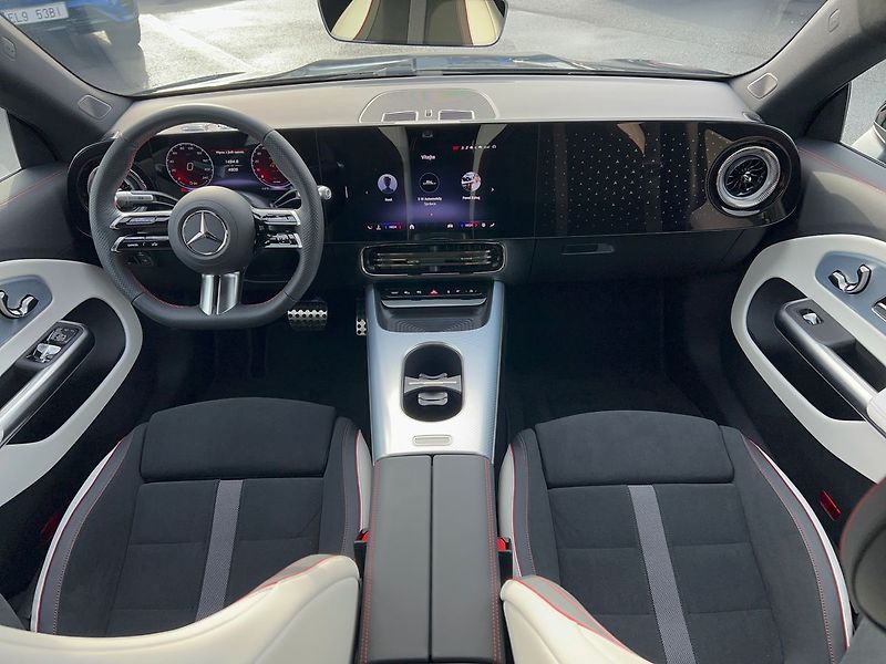 Mercedes-Benz CLA 250+ s technologií EQ - fotka 16 z 28