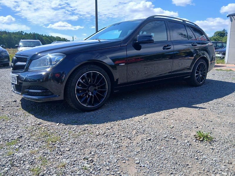 Mercedes-Benz Třídy C 180 CDI, AMG optik, Facelift - fotka 20 z 39