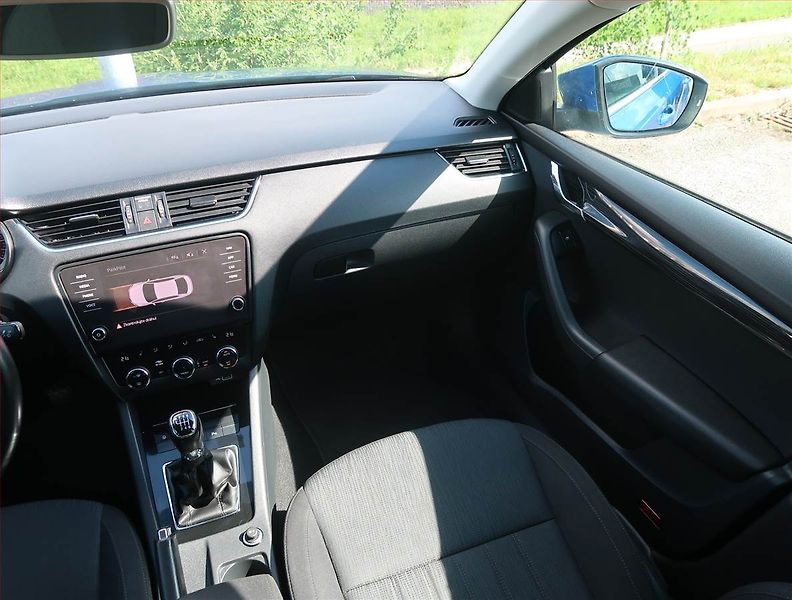 Škoda Octavia (2019) 1.5 TSI, Serv.kniha, Navi - fotka 8 z 17