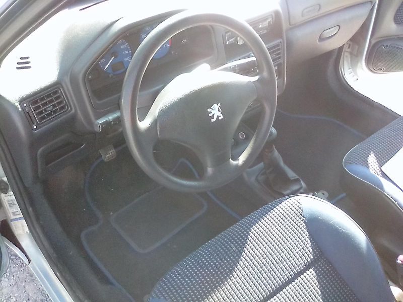 Peugeot 106 (2000) 1.1i, STK do 11/2027 - fotka 13 z 28