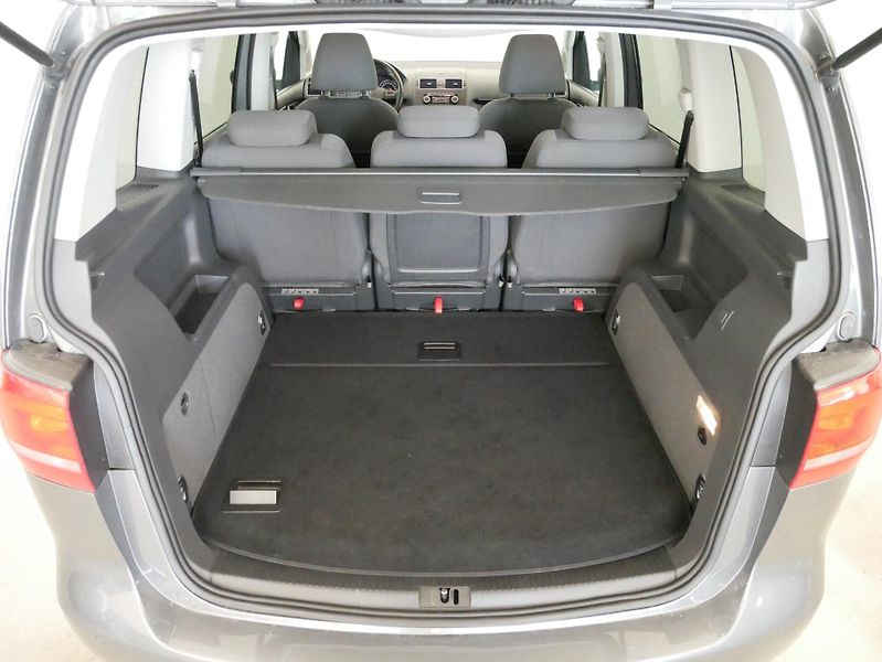 Volkswagen Touran - fotka 26 z 27