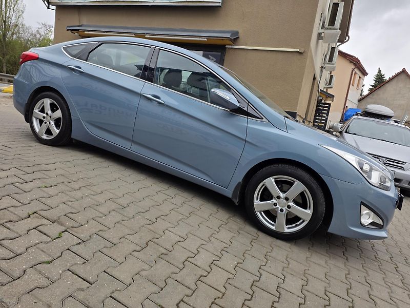 Hyundai i40 1.7-NÍZKÉ KM-AUT.KLIMA-ALU - fotka 7 z 19