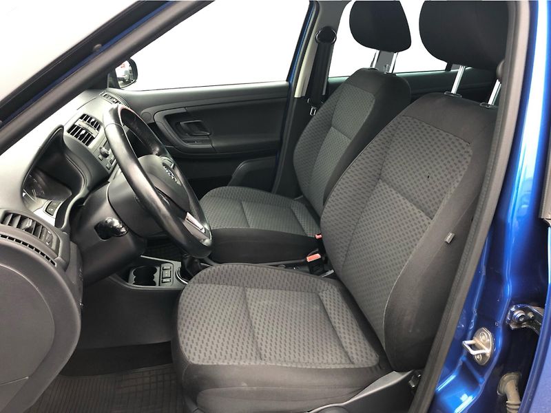 Škoda Fabia 1.2 HTP AMBITION - fotka 11 z 27
