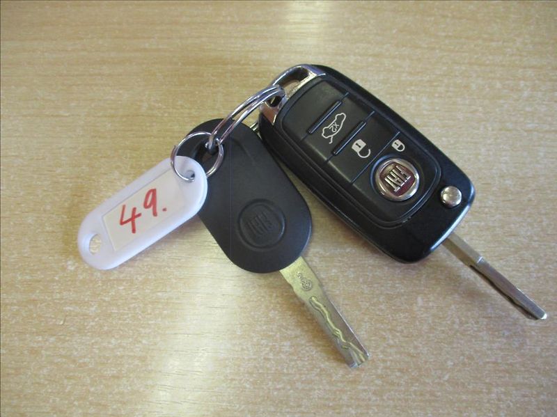 Fiat Tipo 1,4 i 16V, digiklima,Zamluven - fotka 35 z 40