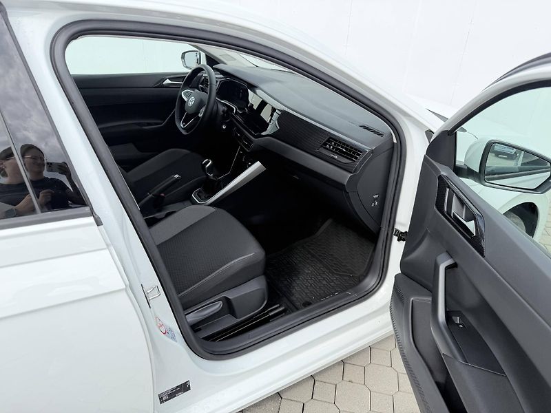 Volkswagen Polo (2025) People 5G 1,0TSi - fotka 23 z 25