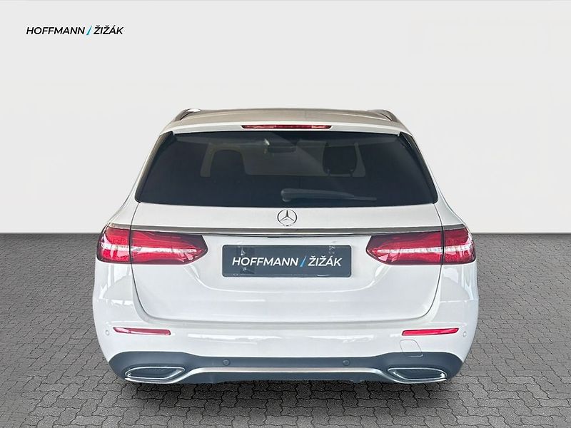 Mercedes-Benz Třídy E 300d - fotka 6 z 21