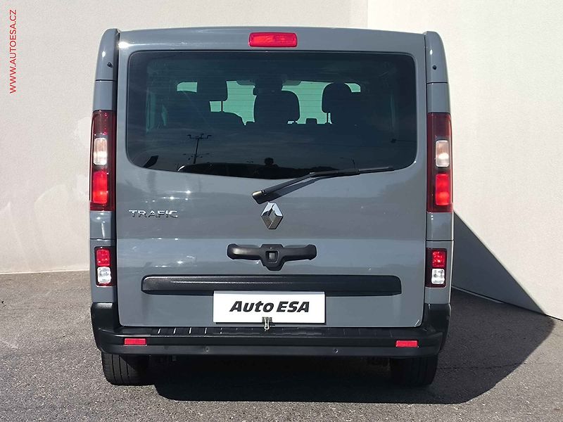 Renault Trafic (2022) 2.0dCi L2 9míst, Intense - fotka 5 z 19