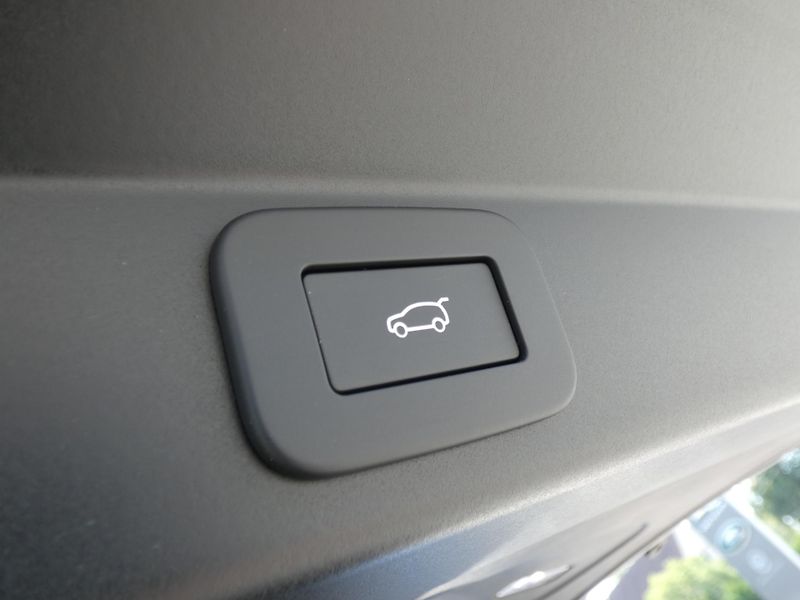 Land Rover Range Rover Sport (2026) 3,0 Dynamic SE D250 - fotka 34 z 37