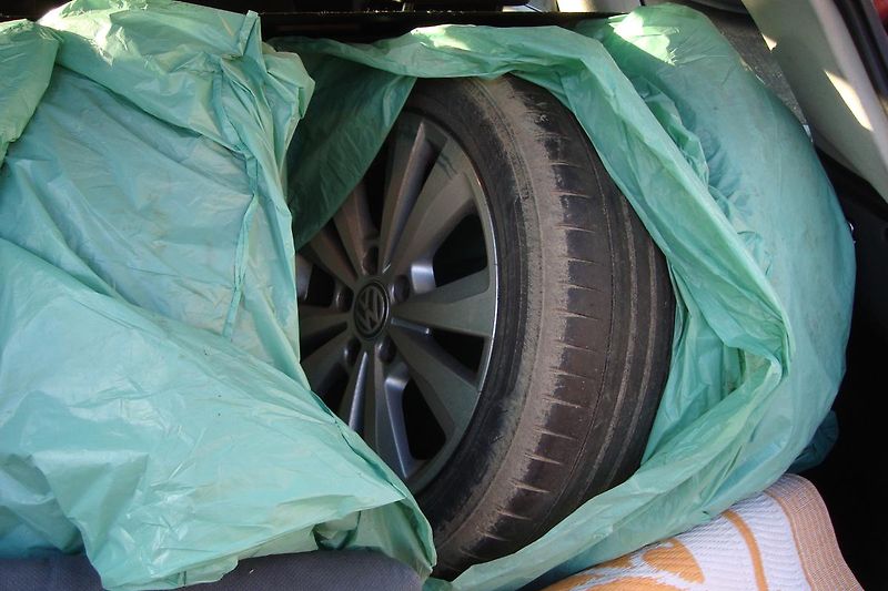 Volkswagen Golf (2011) VI.1.6TDi,ČR,S.kn1.MajSTK 8/27 - fotka 12 z 67