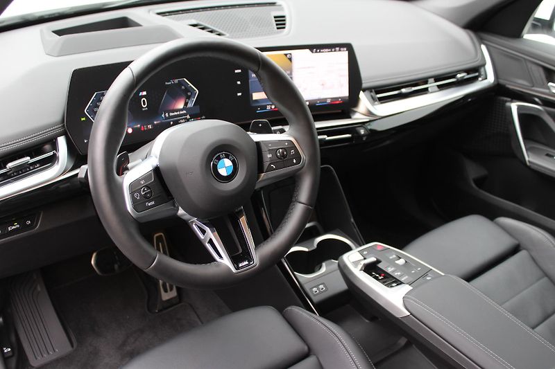 BMW X1 xDrive23i Mpakte CZ DPH - fotka 4 z 24