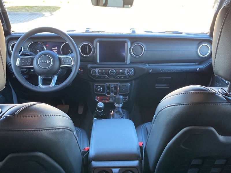 Jeep Wrangler (2023) RUBICON 2,0 PHEV(280kW) 8AT - fotka 12 z 35