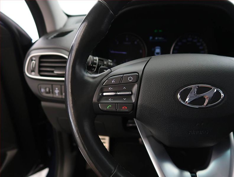 Hyundai i30 (2019) Style 1.6 CRDi, Automat - fotka 19 z 23
