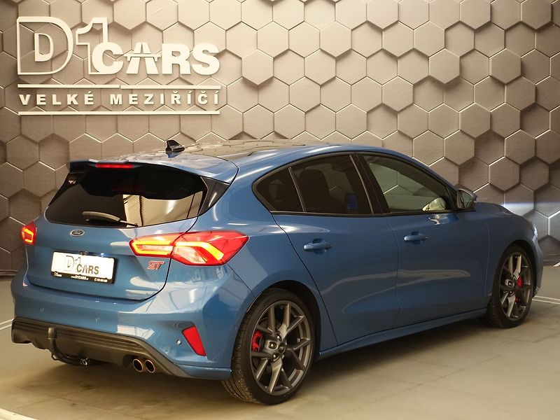 Ford Focus 2,0 ST Styling-Paket Performan - fotka 5 z 57