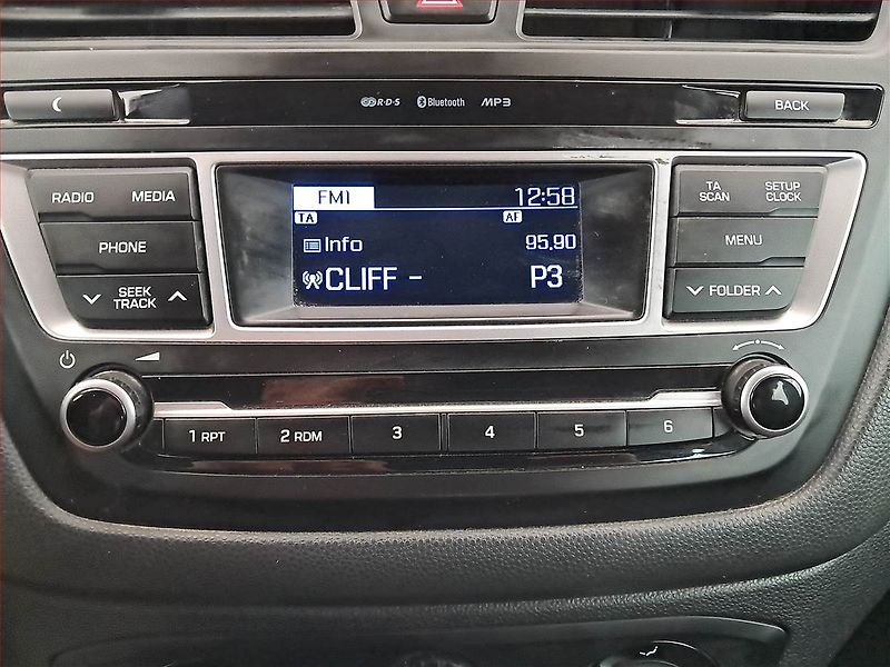 Hyundai i20 (2018) Comfort 1.2, ČR,1.maj - fotka 10 z 17