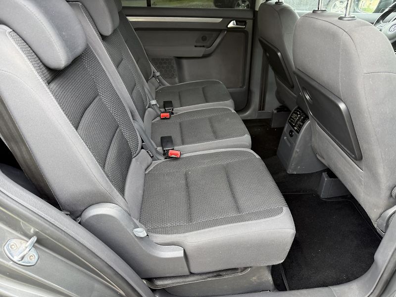 Volkswagen Touran - fotka 13 z 22