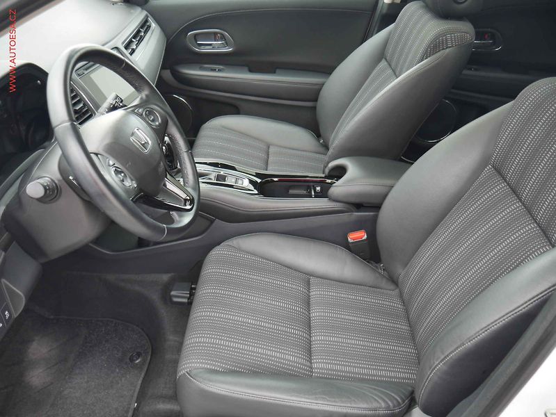 Honda HR-V (2017) 1.5i-VTEC CVT, 2.maj,ČR - fotka 9 z 20