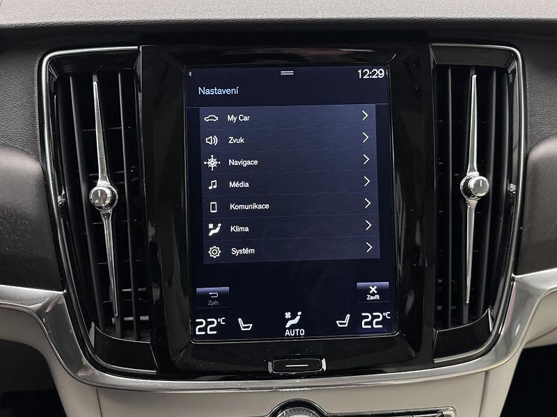 Volvo V90 CC D5 AWD POLESTAR REZERVACE - fotka 36 z 42