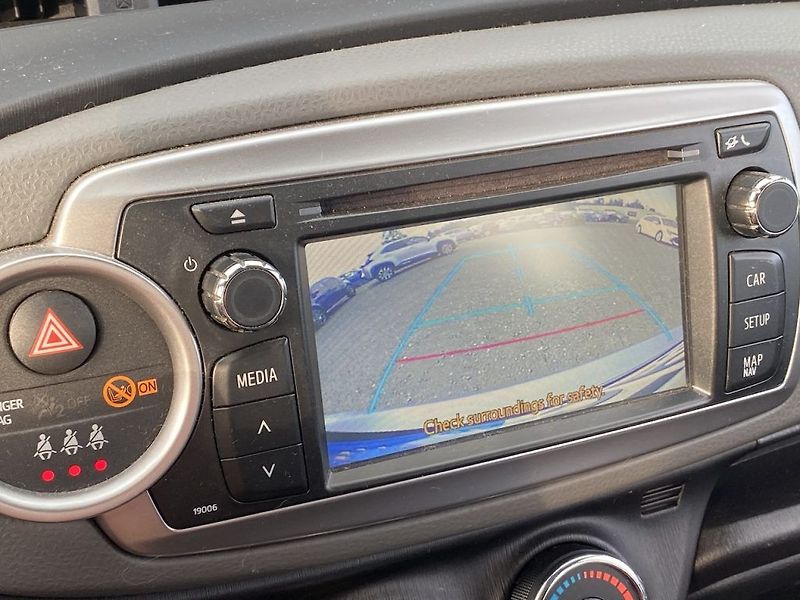 Toyota Yaris 1.0i, ČR, Active, 2x kola - fotka 12 z 14