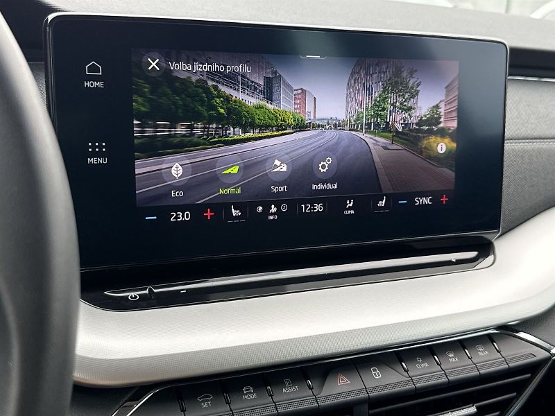 Škoda Octavia (2023) Combi 1.5 TSI M-HEV DSG Style - fotka 24 z 32