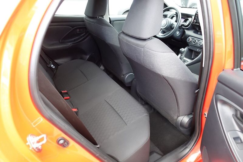 Toyota Yaris 1.5 TNGA 6 MT Comfort Tech Sty - fotka 11 z 25