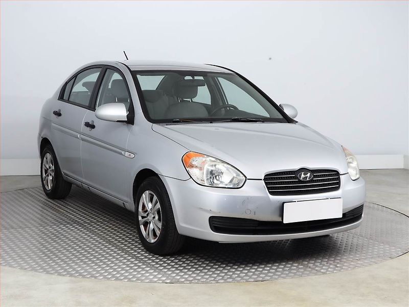 Hyundai Accent (2008) 1.4i, po STK, jezdí dobře - fotka 1 z 12