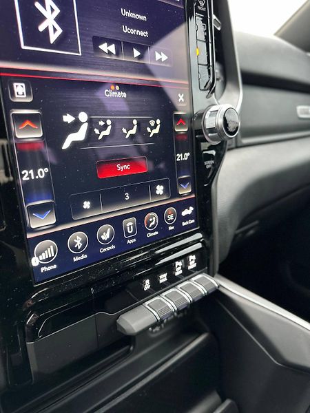 Dodge RAM (2021) 5.7 V8 HEMI LONG STAR ETORQUE - fotka 13 z 27