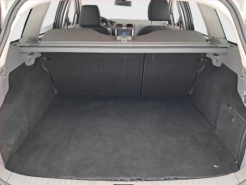 Ford Focus (2010) 1.6 16V, nová STK - fotka 13 z 16