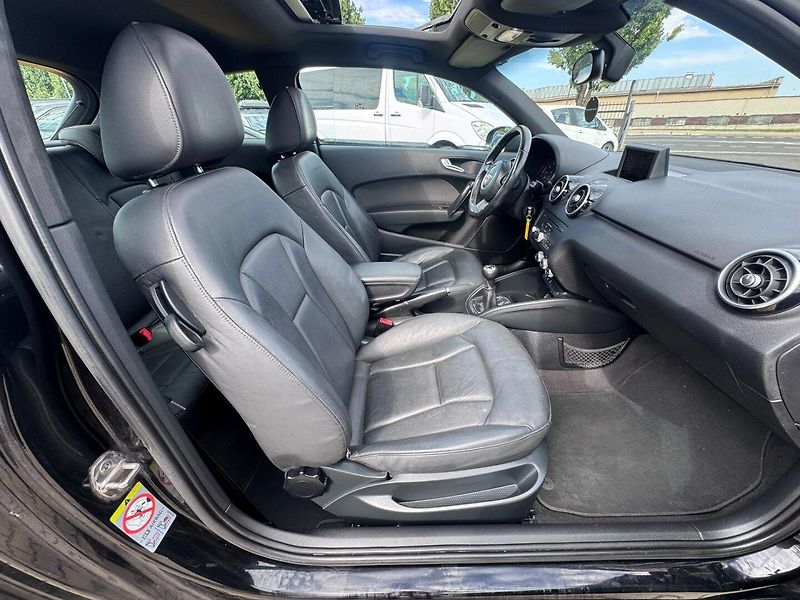Audi A1 (2011) 1,2 TFSI 63 KW NOVÁ SPOJKA STK - fotka 41 z 50