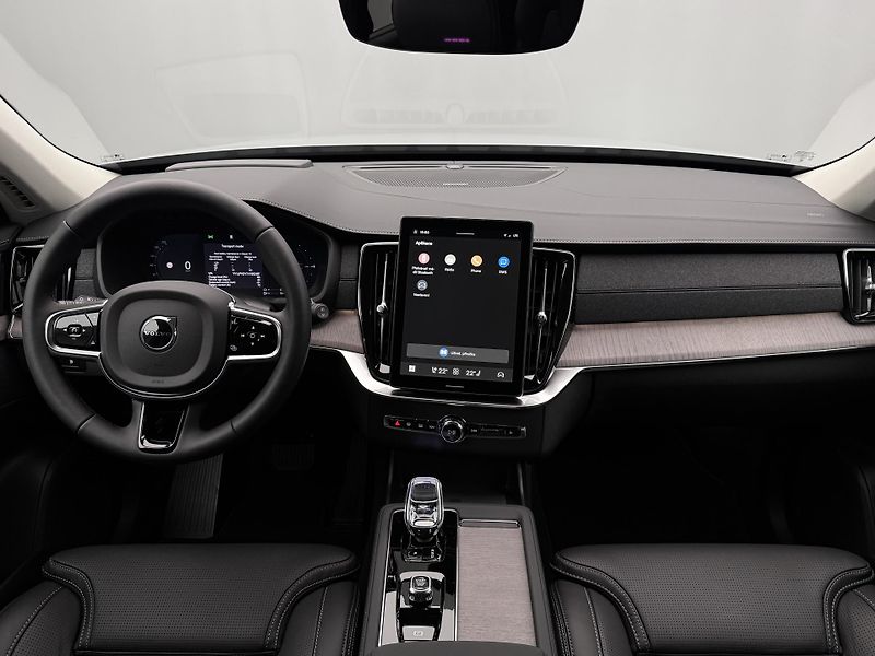 Volvo XC90 (2026) T8 AWD RECHARGE BRIGHT PLUS 7m - fotka 2 z 25