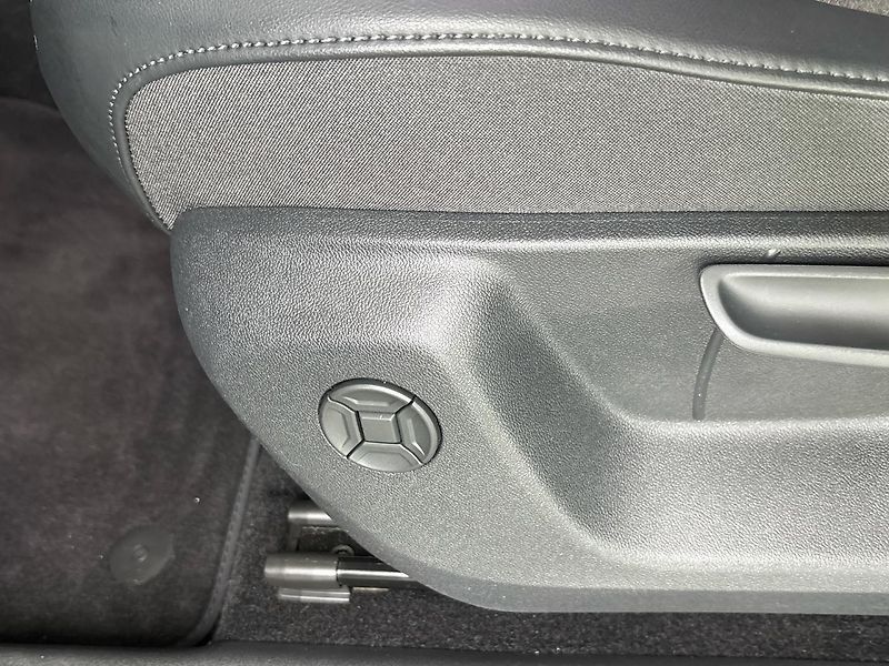 Volkswagen Tiguan Life - fotka 27 z 30