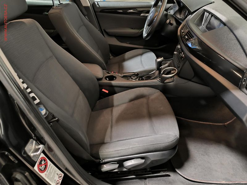 BMW X1 (2010) 2.0d xDrive20d, Navi, bixen - fotka 12 z 16