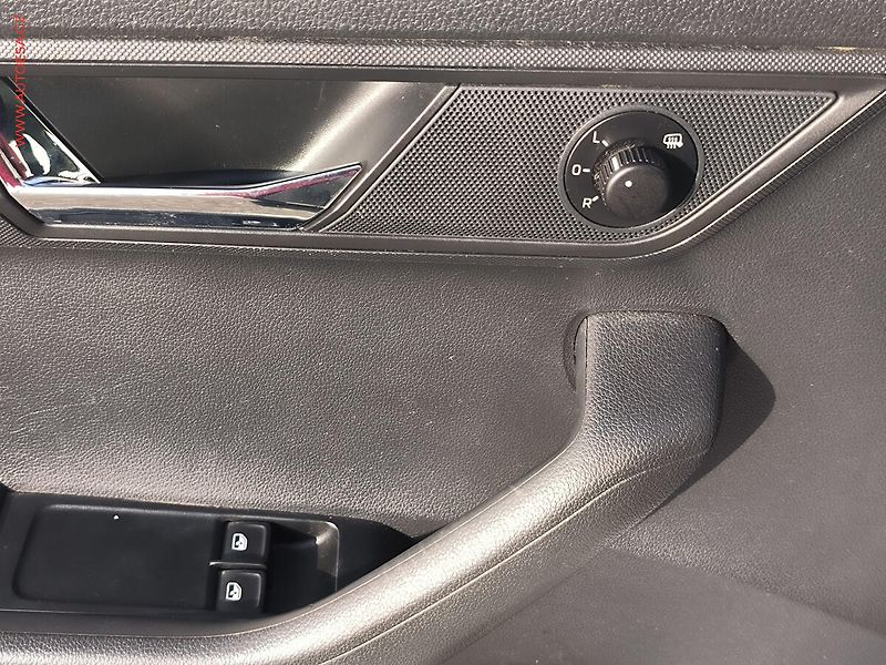 Škoda Fabia (2015) 1.4TDi, ČR, AC, temp, STK8/27 - fotka 15 z 15