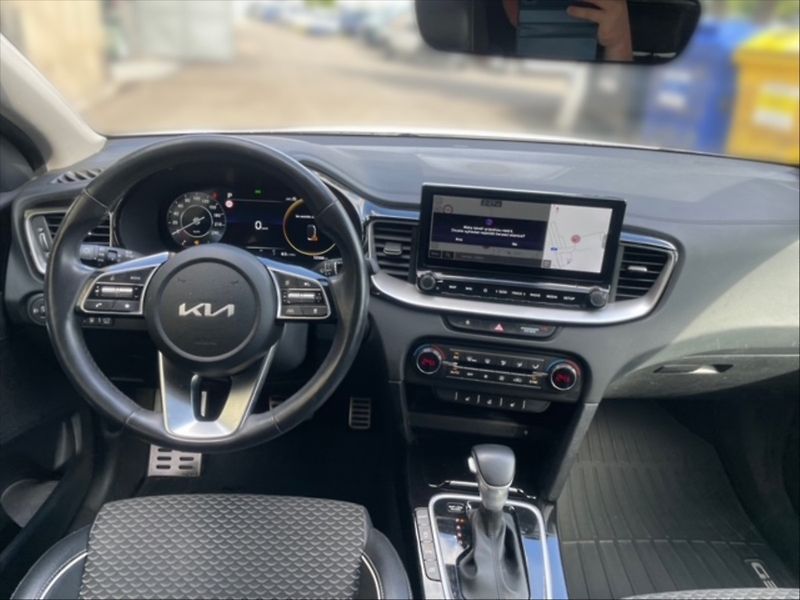 Kia Ceed 1,5 T-GDI 118 Top AT - fotka 9 z 11