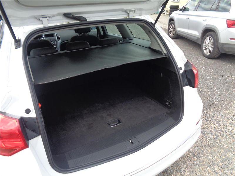 Opel Astra 1,7 - fotka 13 z 17