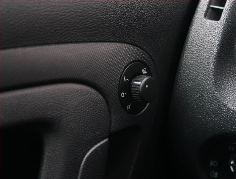 Škoda Fabia (2012) 1.2 TSI - fotka 16 z 17
