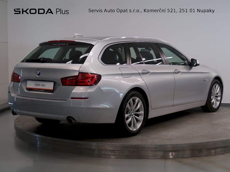 BMW Řada 5 (2012) 535d 230KW NAVI XENON - fotka 2 z 41