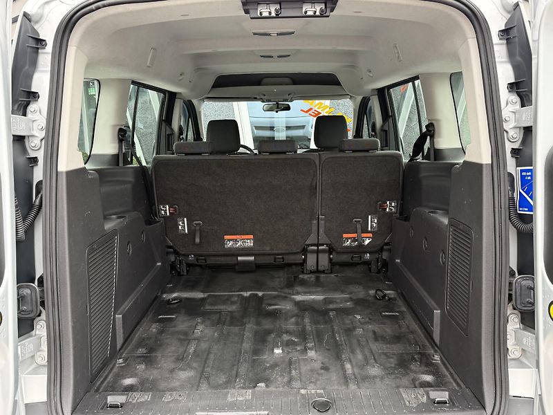 Ford Transit Connect 1,5 TDCi Maxi 5 Míst ČR - fotka 11 z 29
