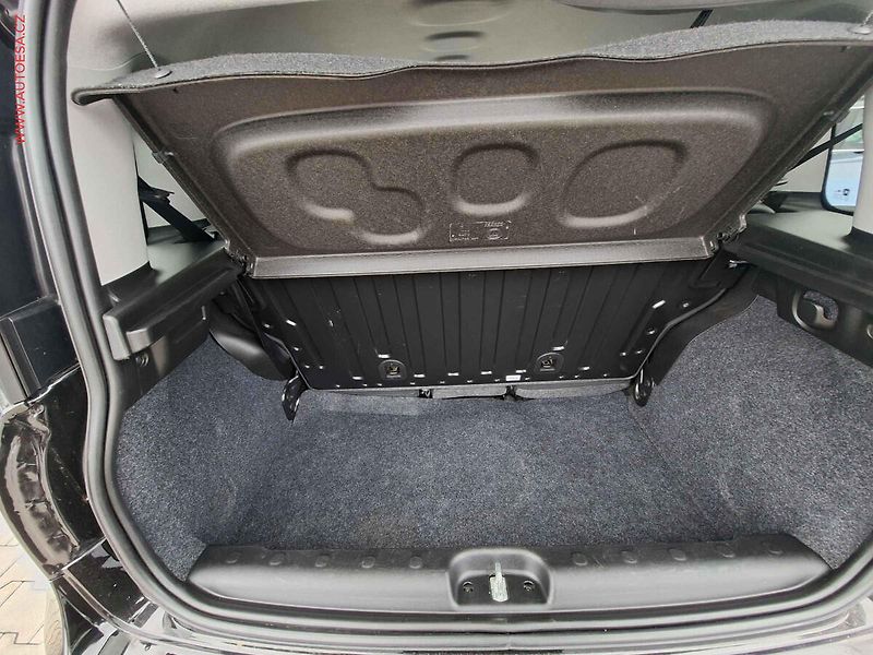 Fiat Panda (2024) 1.0i, AC, park.asist - fotka 7 z 16