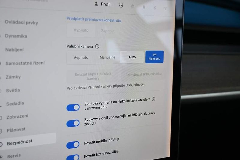 Tesla Model 3 (2019) AWD DUALMOTOR 350 KW LED Kamer - fotka 22 z 36