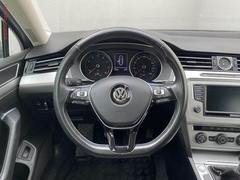 Volkswagen Passat (2017) 1.8 TSi, ČR, Comfortline, LED - fotka 11 z 18
