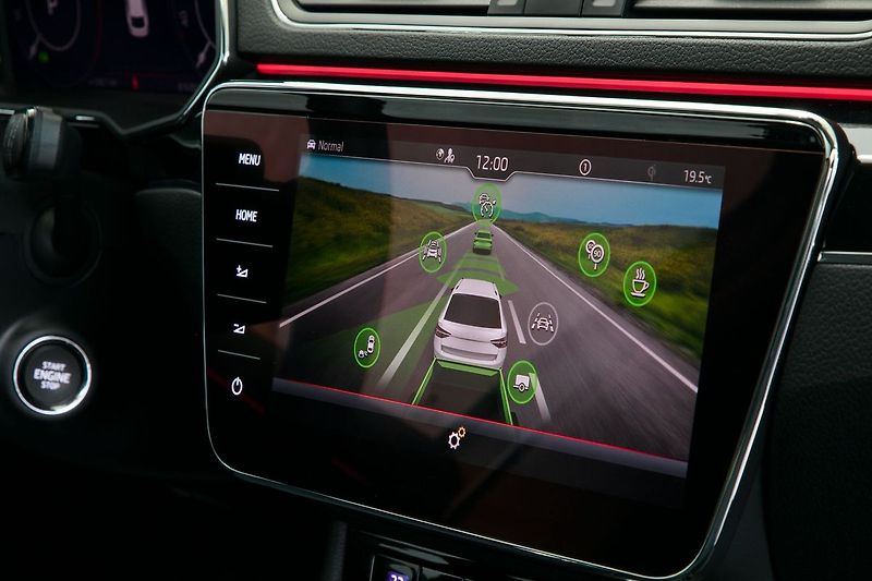 Škoda Superb 2.0TDI 147kW 4x4 DSG L&K Tažné - fotka 33 z 44